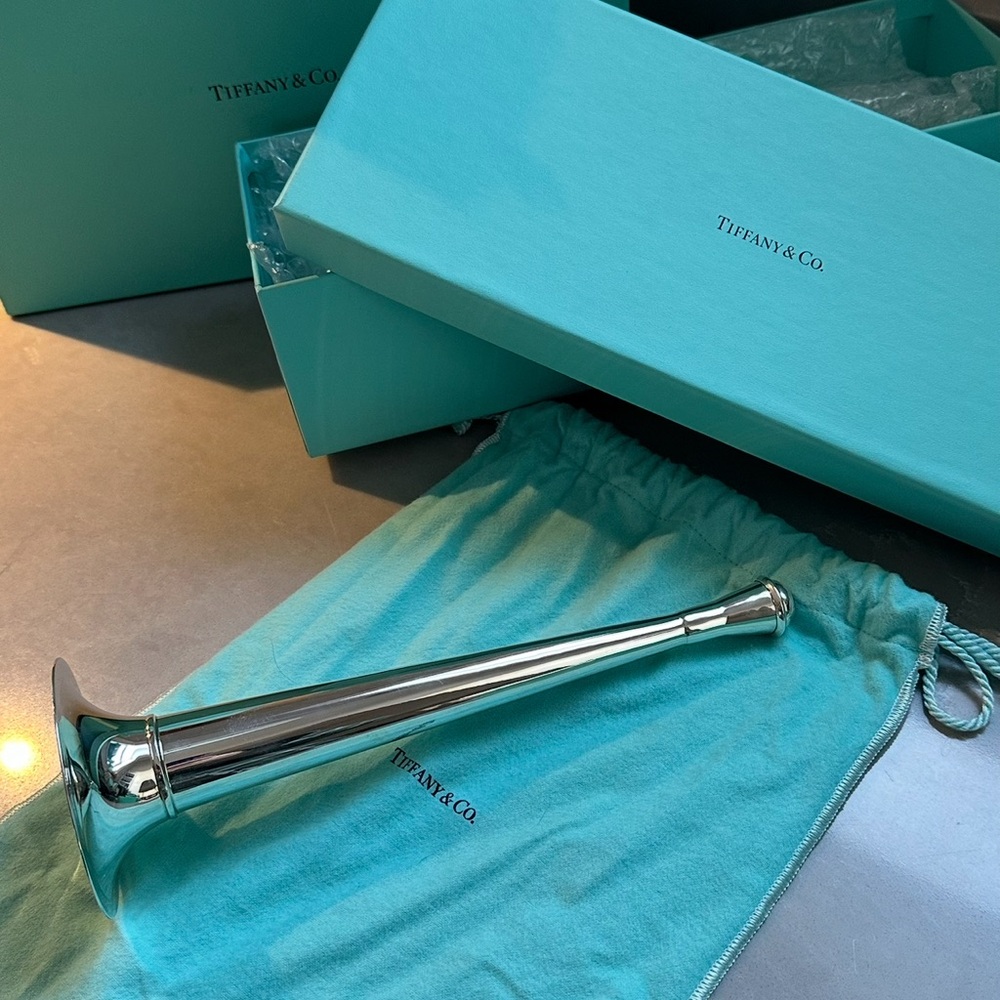 TIFFANY & CO ULTRA RARE Y2K RELEASE STERLING SILVER CELEBRATION HORN MINT CONDIT - Picture 3 of 13